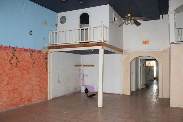 Union Building: 102 N Union St, Mountain Grove, MO 65711